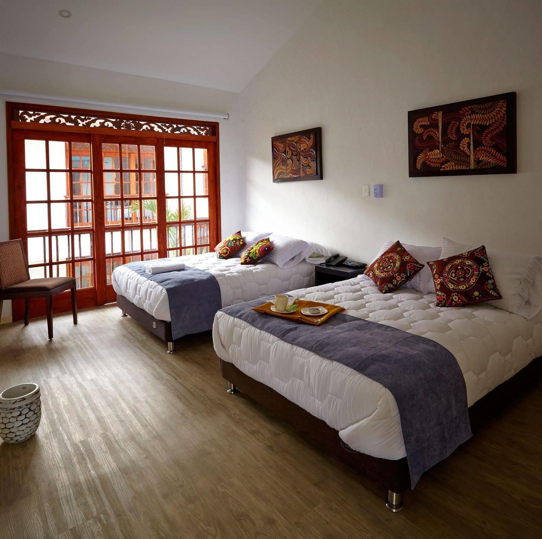 Lombok Hotel&SPA antes Hotel Casablanca Guaduas Exteriér fotografie