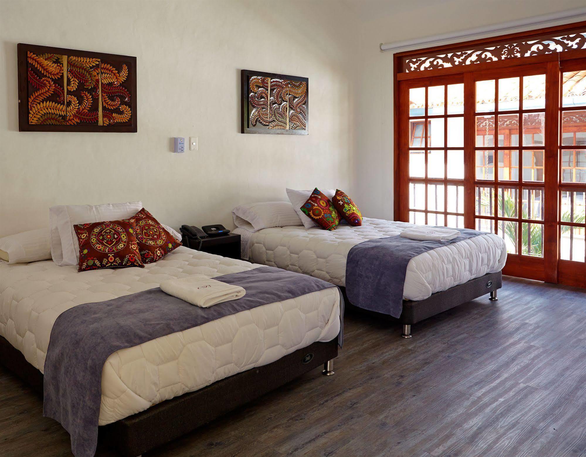 Lombok Hotel&SPA antes Hotel Casablanca Guaduas Exteriér fotografie