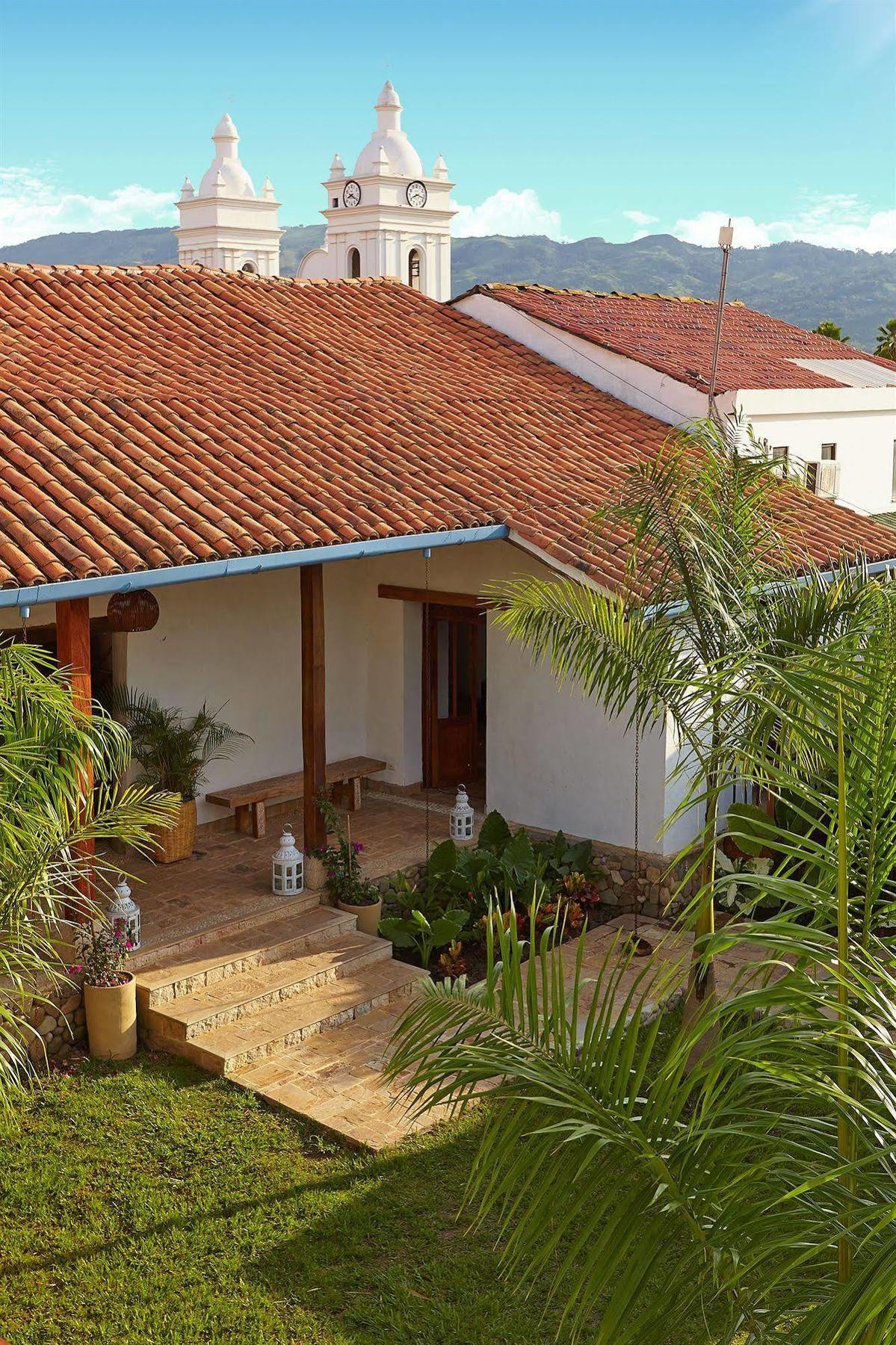 Lombok Hotel&SPA antes Hotel Casablanca Guaduas Exteriér fotografie