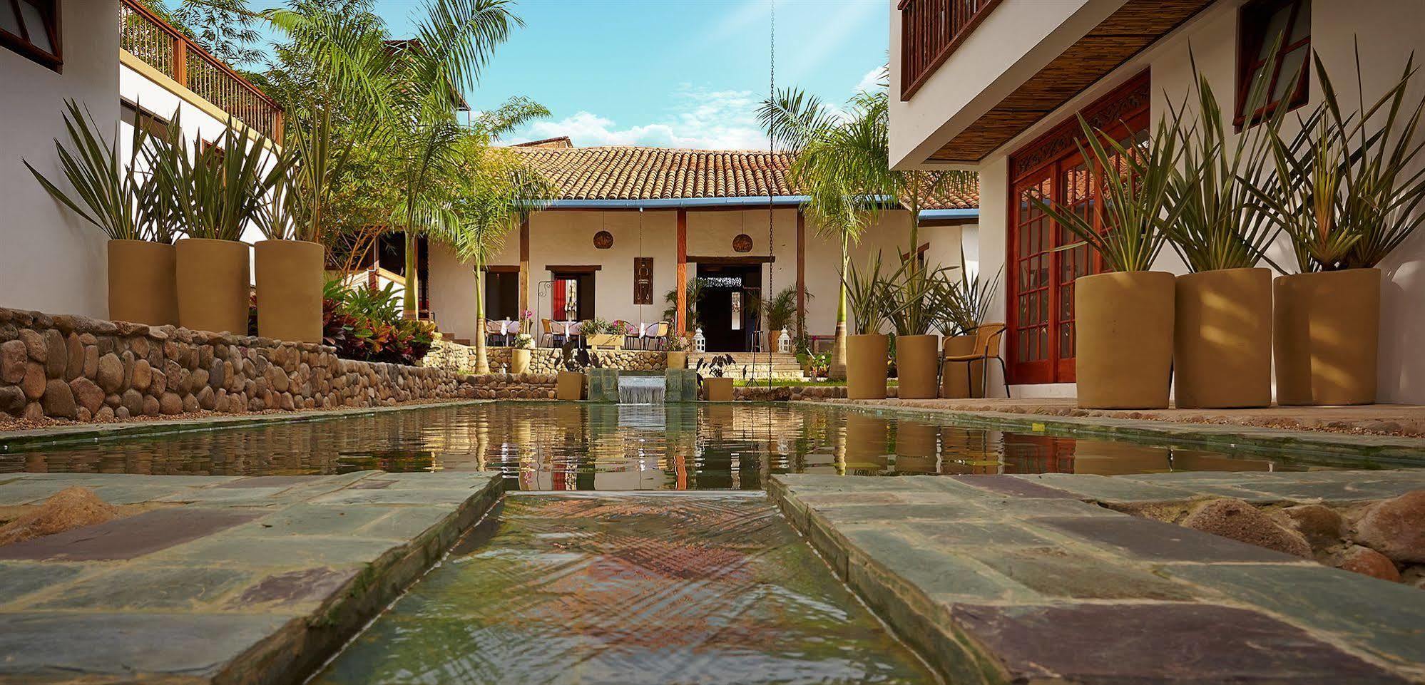 Lombok Hotel&SPA antes Hotel Casablanca Guaduas Exteriér fotografie